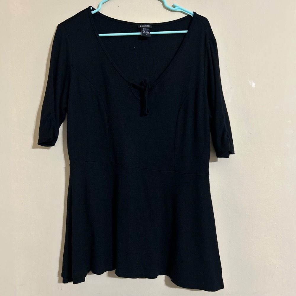 Torrid Black Peplum Top Size 0 Lacing V-Neck Short Sleeve Rayon Blend Career